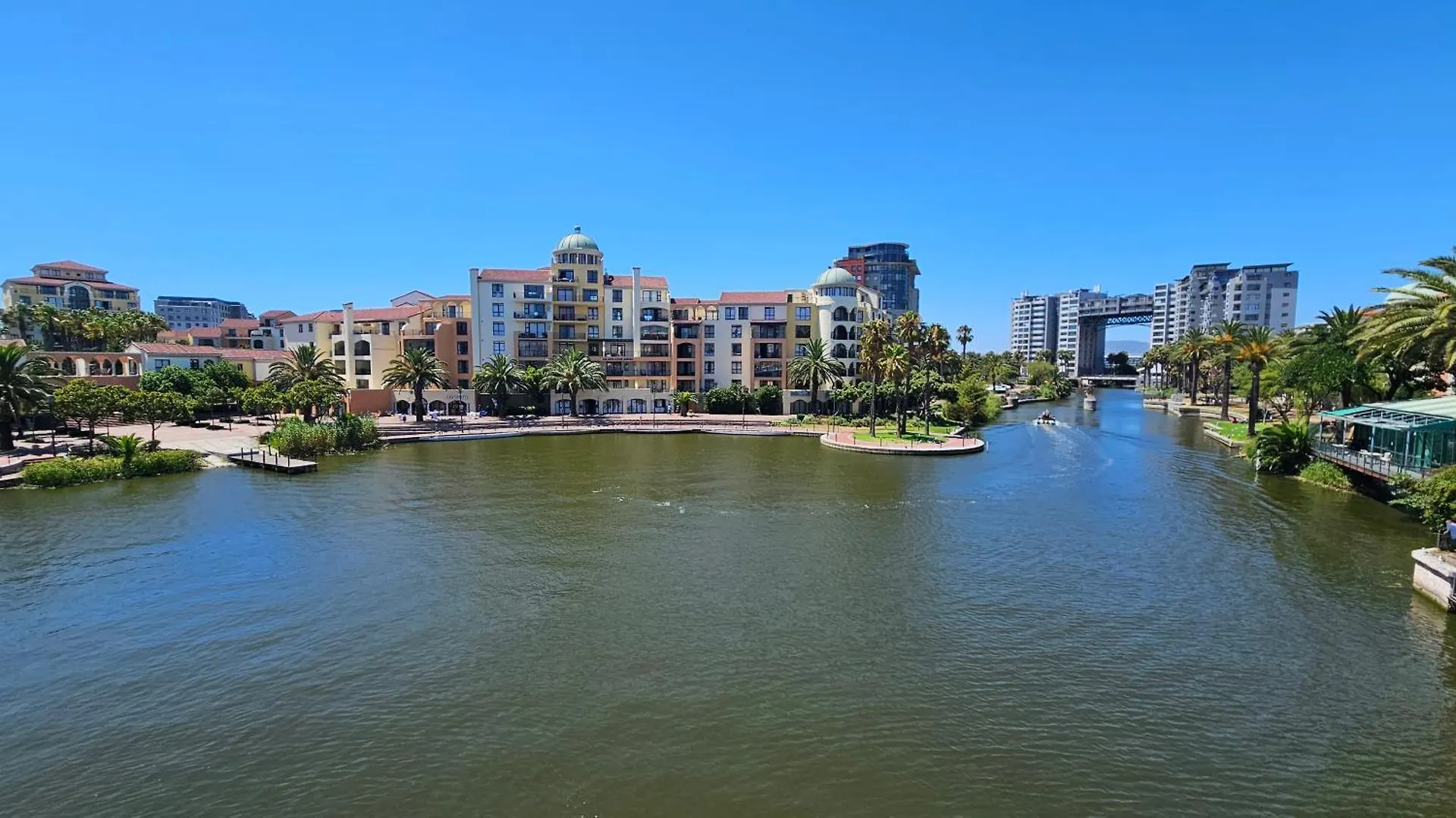 La Palmera - Island Club Canal Front Cape Town 0*,  South Africa