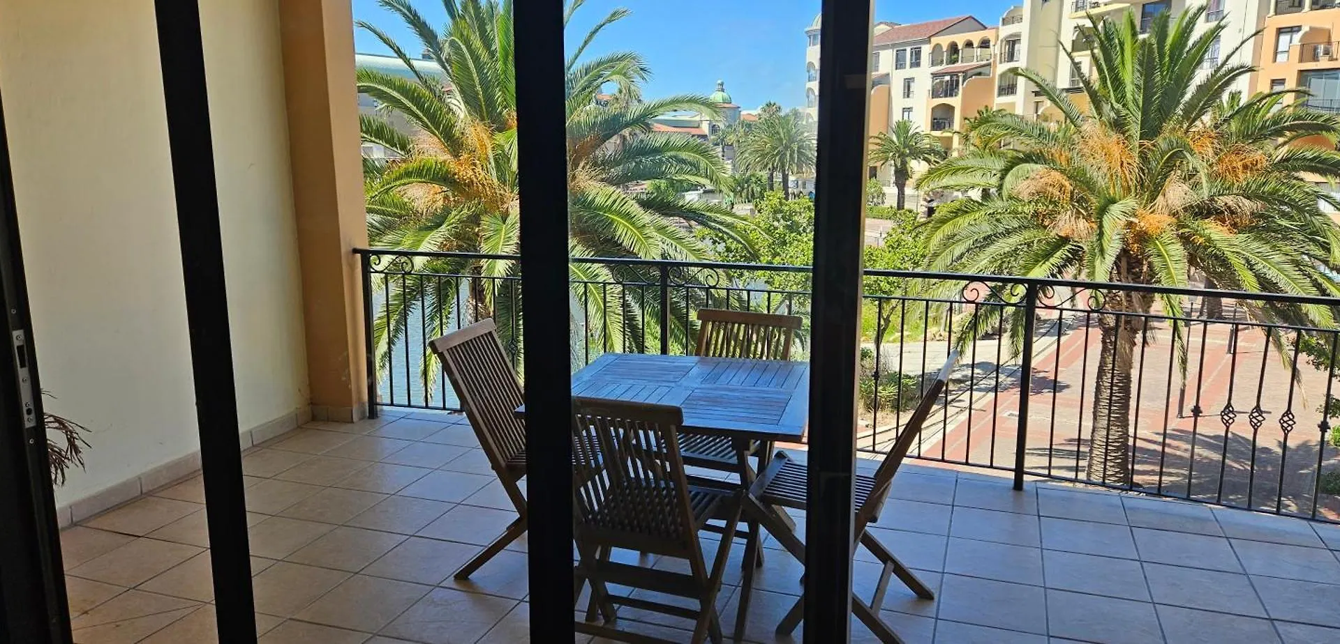 La Palmera - Island Club Canal Front Cape Town South Africa