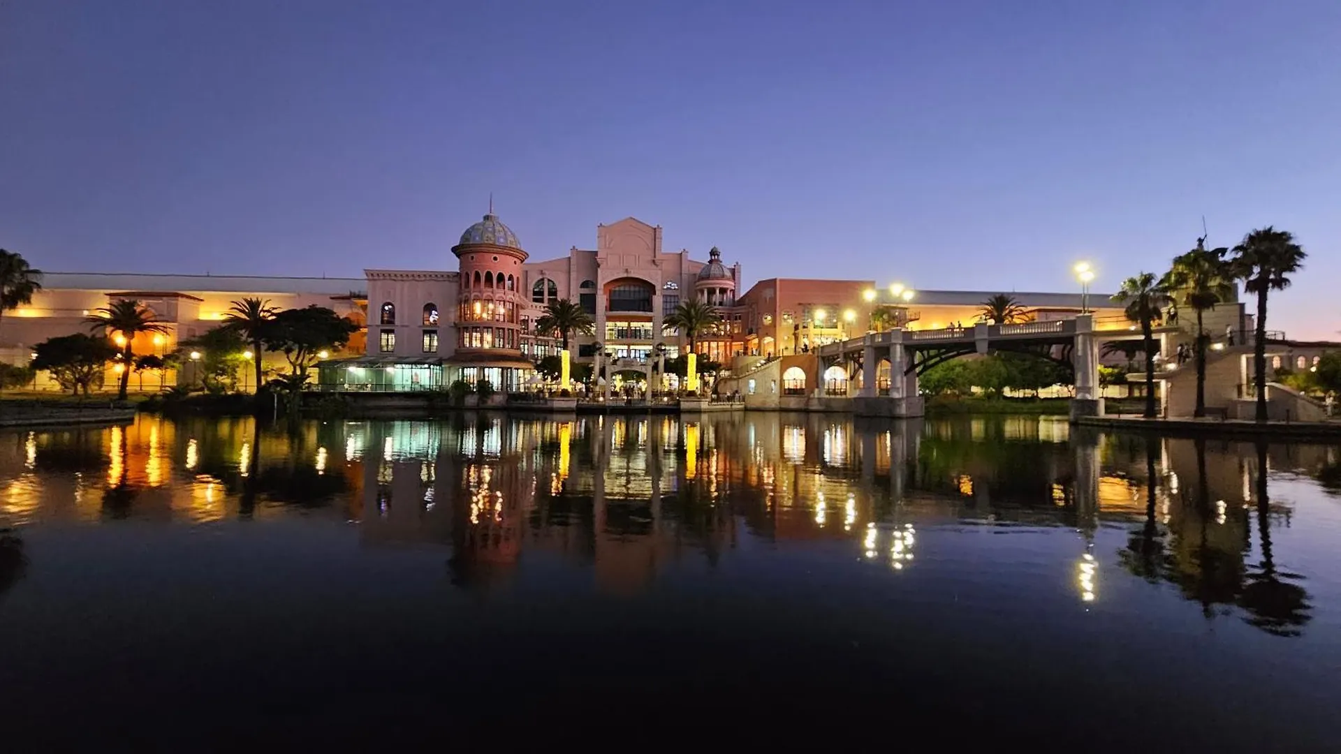 La Palmera - Island Club Canal Front Cape Town Apartment