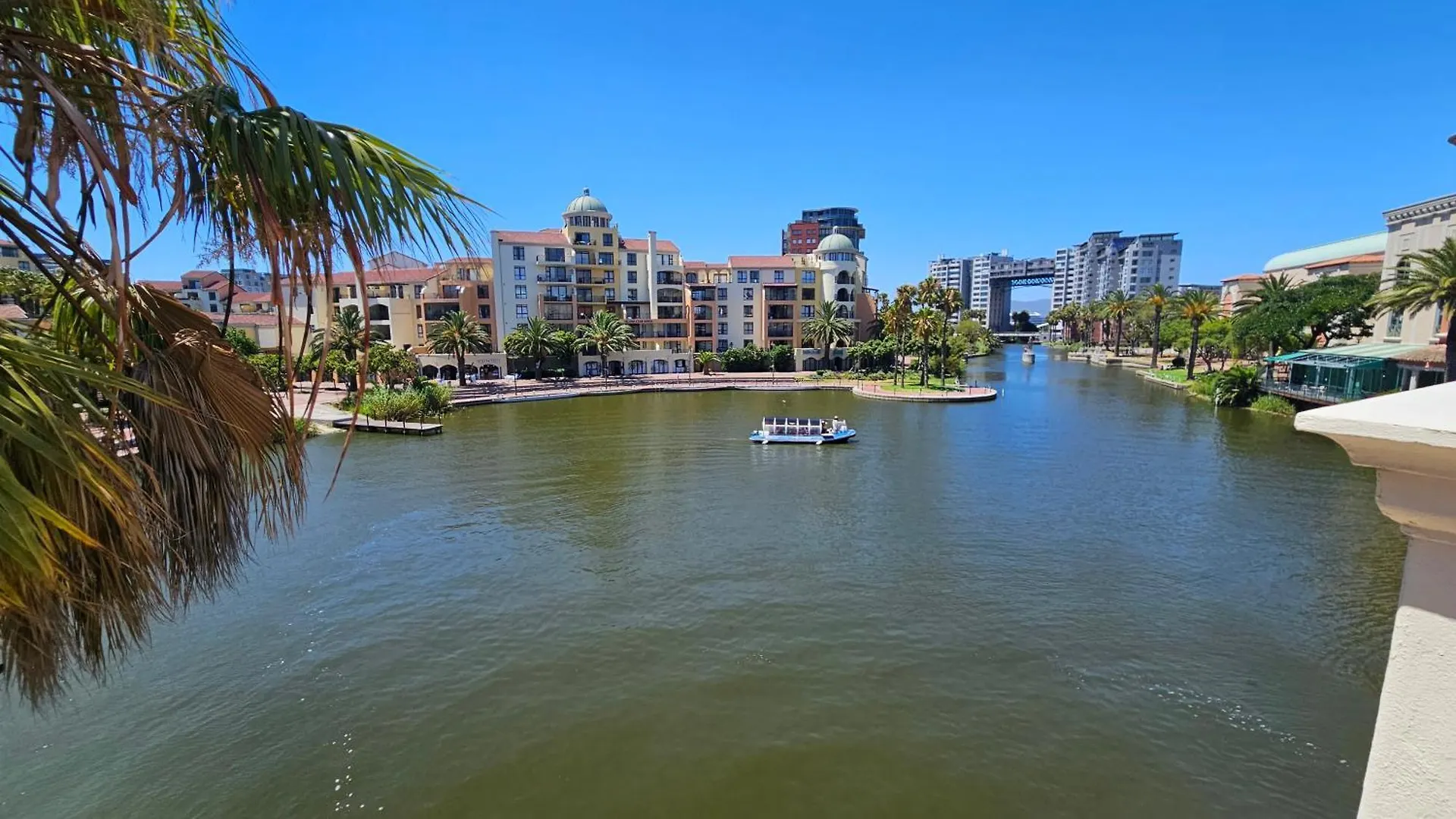 La Palmera - Island Club Canal Front Cape Town South Africa
