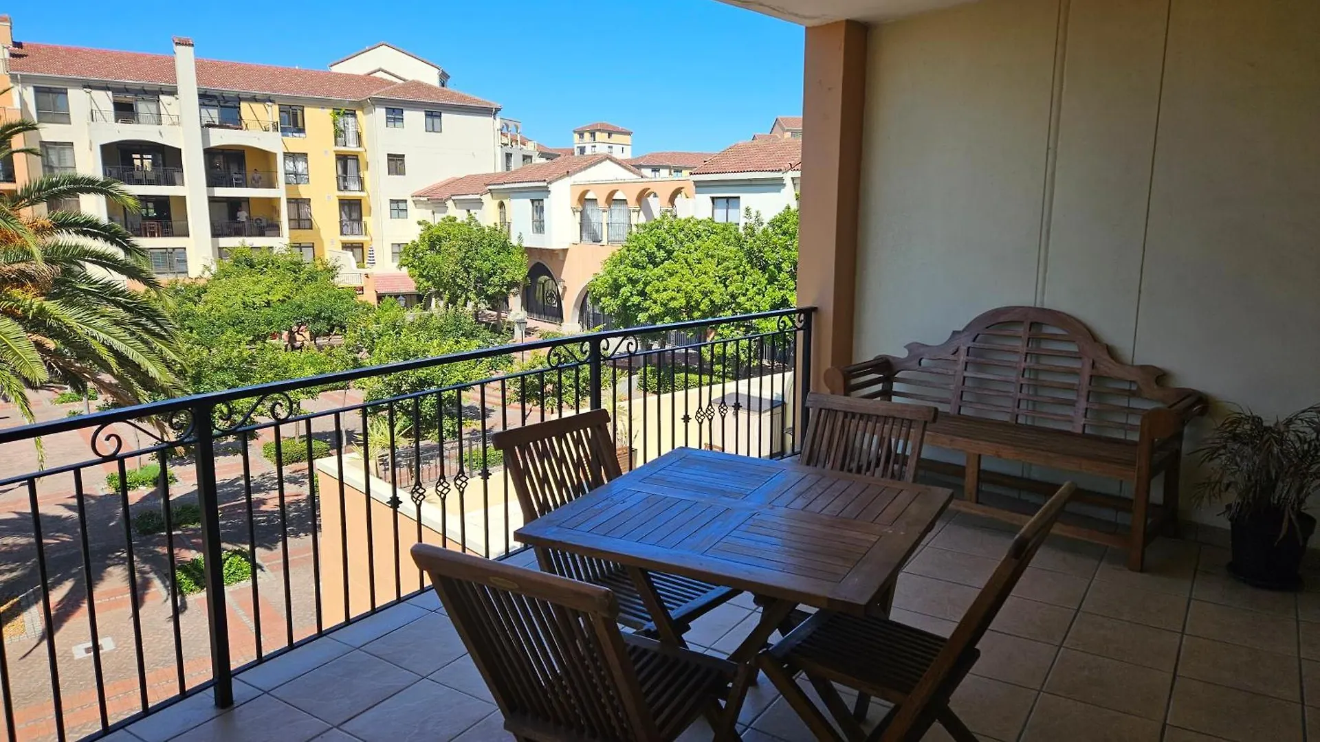 La Palmera - Island Club Canal Front Cape Town South Africa