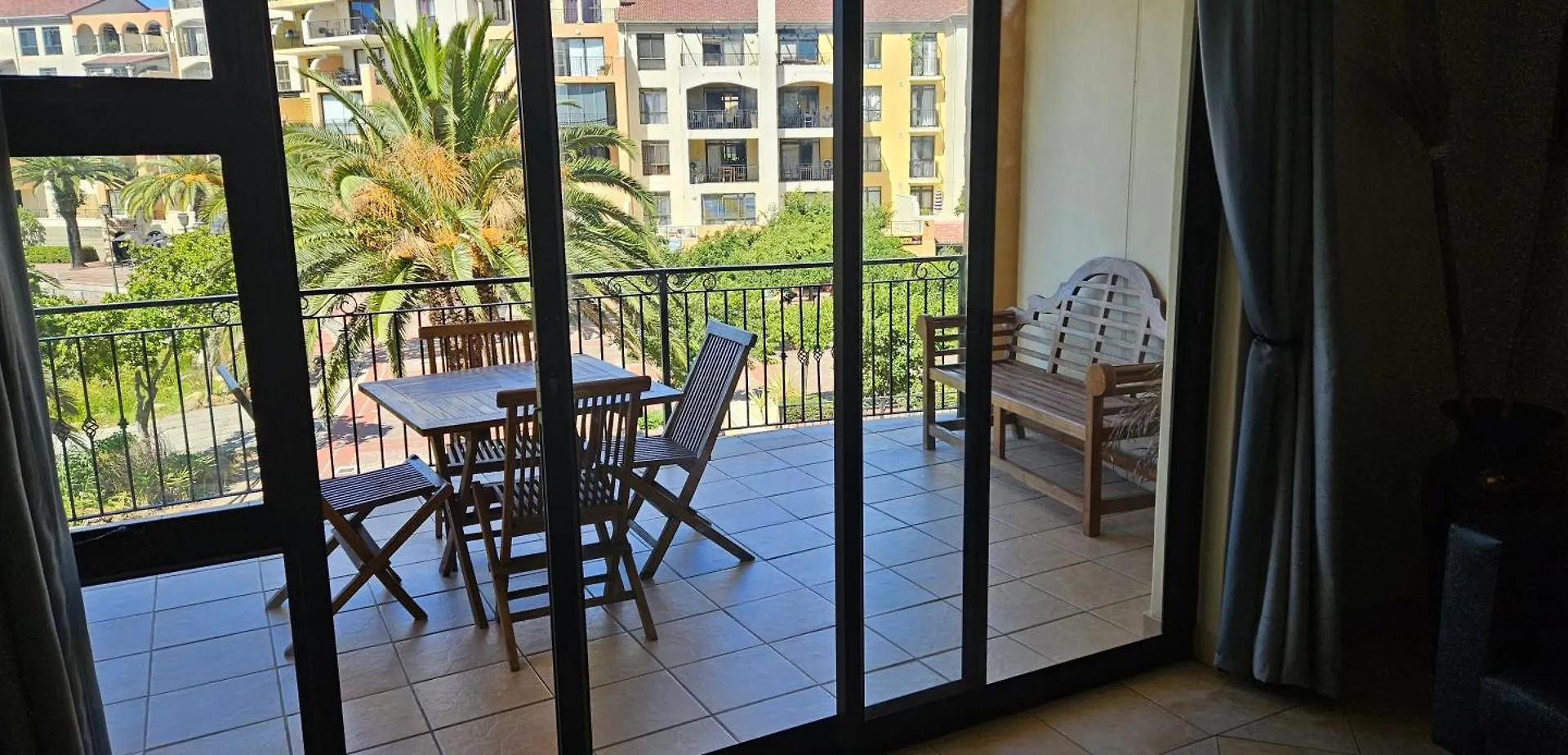 La Palmera - Island Club Canal Front Cape Town Apartment